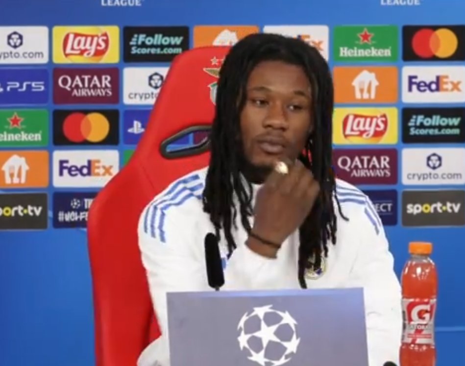 theMadridZone's tweet photo. 🚨 Eduardo Camavinga: "Does the team need a controlling midfielder? What do you think? No, I want to know what you think. You think we need one? Well I think we don't.

I don't think we need one, we have great midfielders, but if you think we need one, I'll talk to the president. https://t.co/GNkBJRHras