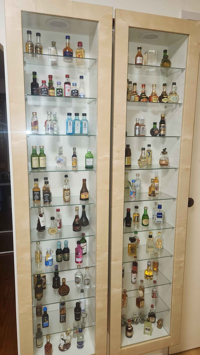Mahrtcel's tweet photo. @uwutoowo1 I collect mini alcohol bottles in the hope that in the future, I can make the ultimate kings cup. https://t.co/JWMMVgVekP