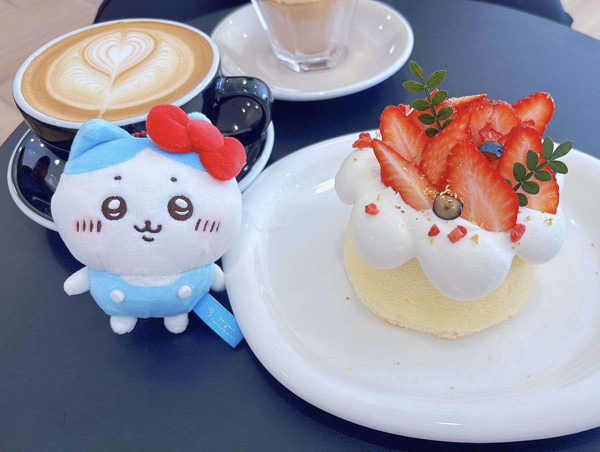 iao90139's tweet photo. BUTTER DAY  奶油日🧈
豪好吃的草莓戚風蛋糕🍰🤤 https://t.co/swHvcumIHi