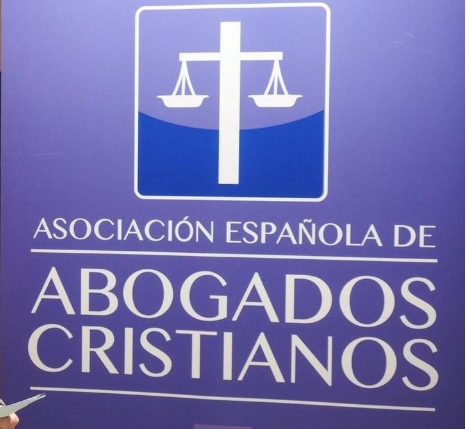 La secta ultracatólica de Abogados Cristianos no ha denunciado ningún caso de los miles de abusos sexuales en la Iglesia. Mientras, hoy han pedido que sea sometida a tratamiento psiquiátrico la joven con paraplejia que ha solicitado la eutanasia. Miserables.