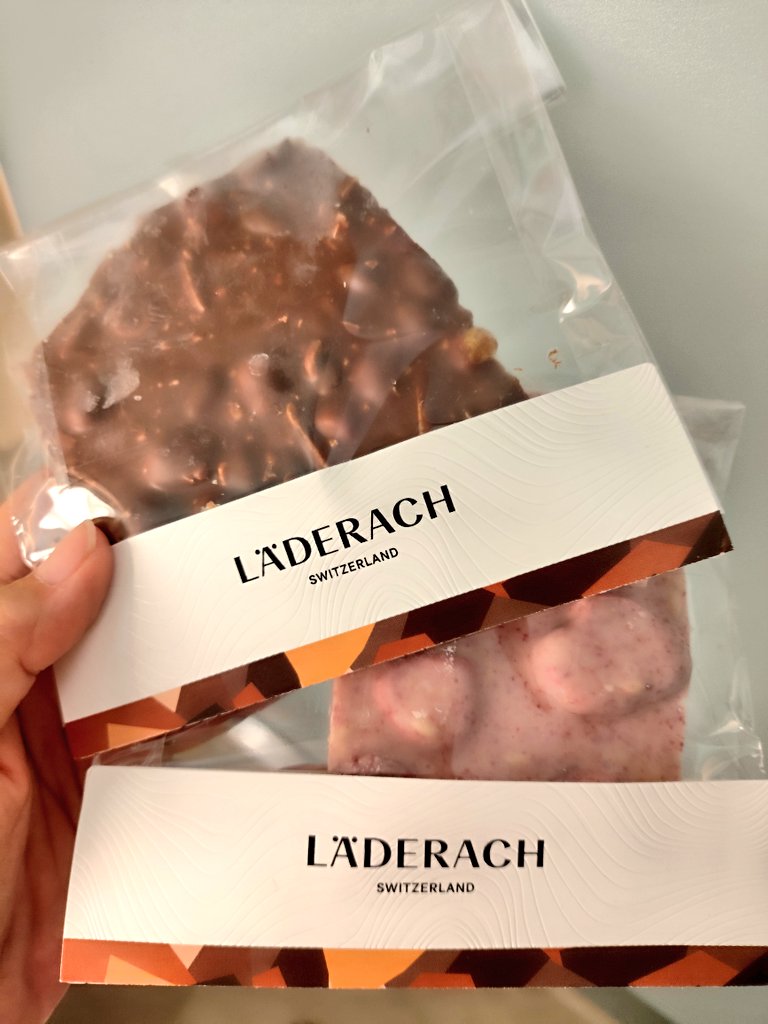 Deb🐝 🇸🇬 tweet media