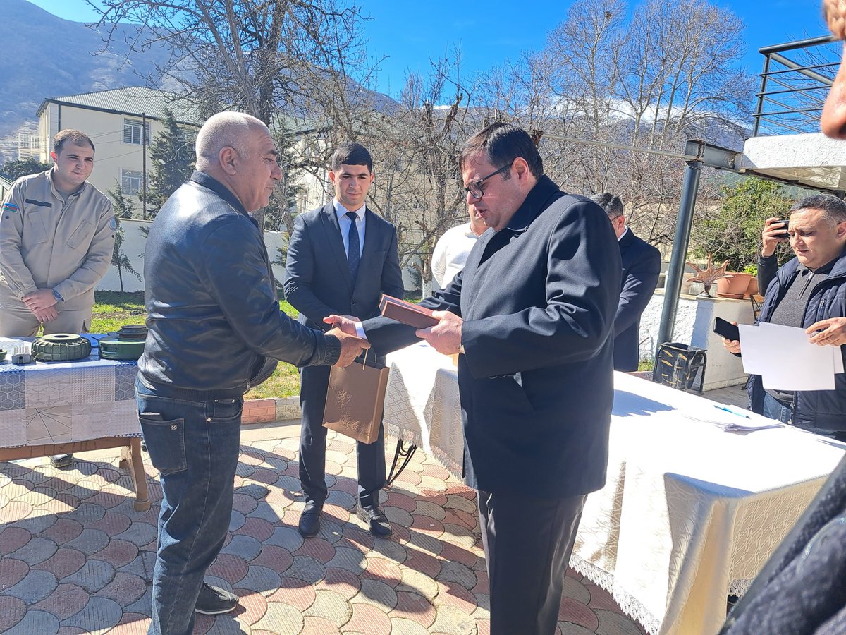idpgovaz's tweet photo. 10 families relocated to #Hadrut settlement of the city of #Khojavend receive house keys
➡ Web: https://t.co/3pOKbvSwWx
➡ Telegram: https://t.co/PNllBYJhlJ https://t.co/tg4hqbqgVg