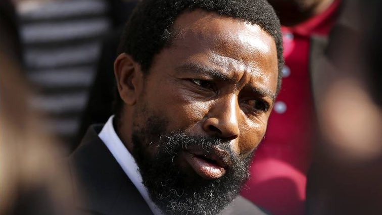This junkie is not a king, stupid fool. <a href="/EFFSouthAfrica/">Economic Freedom Fighters</a> dodged a bullet of this insane fart