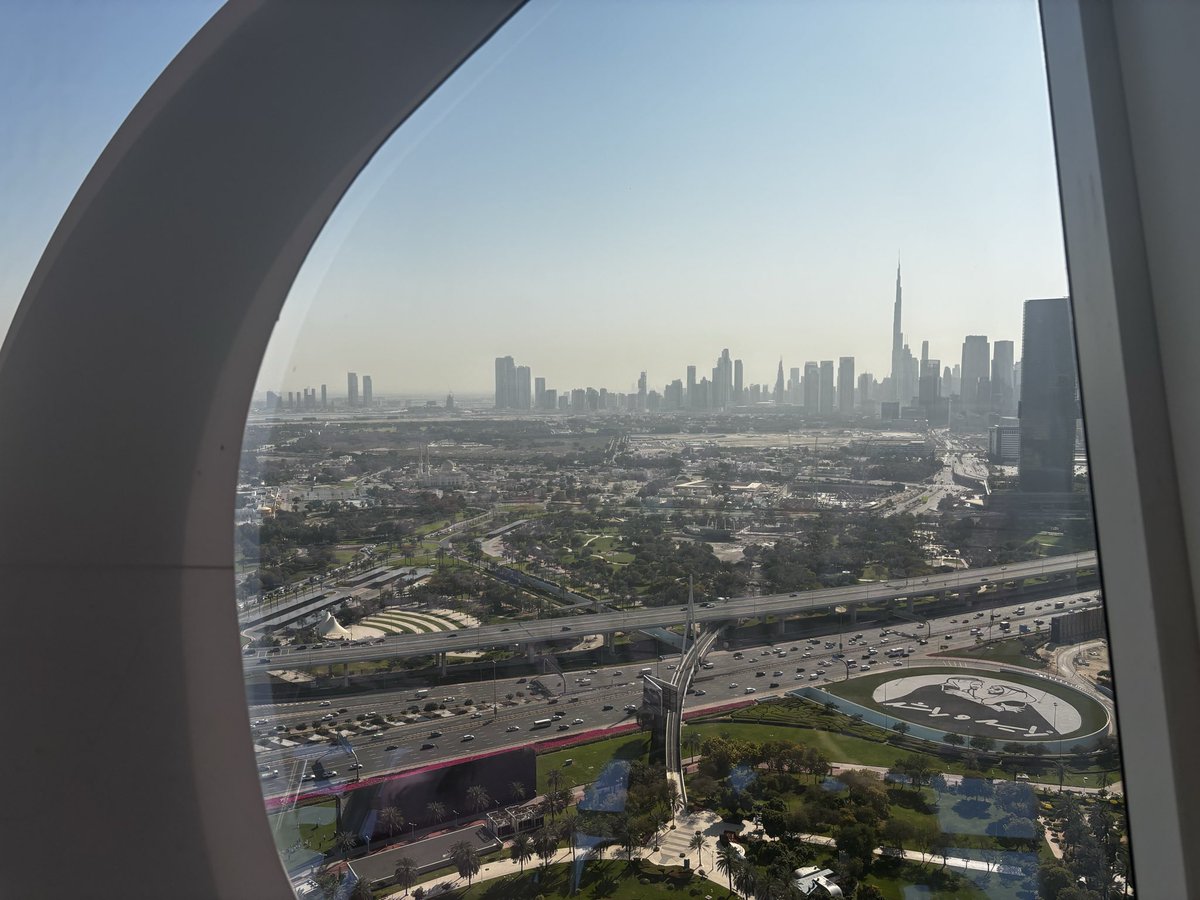 HyDubai's tweet photo. 午年の幸運と繁栄を https://t.co/OYfRX6XXDz
