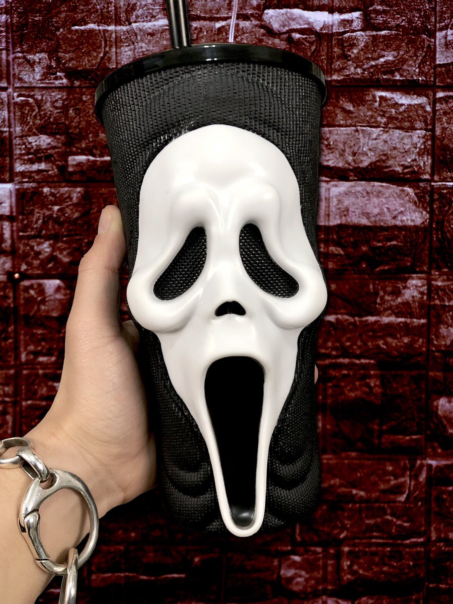 Asi es la palomera y vaso de la nueva pelicula de Scream 7!!!
😱❤️🔪

⬇️link del video⬇️

fb.watch/Fj6YNWmERH/