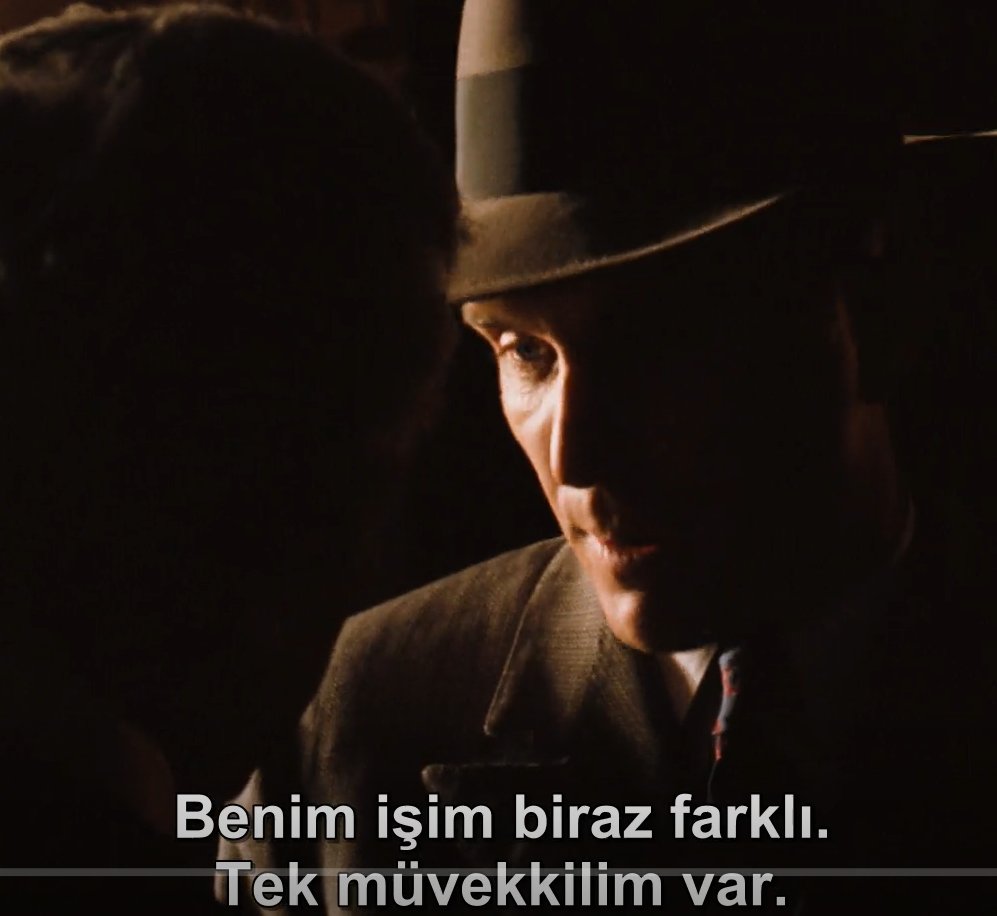 Robert Duvall (the Consigliere) vefat etmiş. Toprağı bol olsun.

Sinema tarihinin en büyük rollerinden ve en büyük repliklerinden birine sahipti. 

- I know almost every big lawyer in New York, who the hell are you?
- I have a special practice. I handle one client.