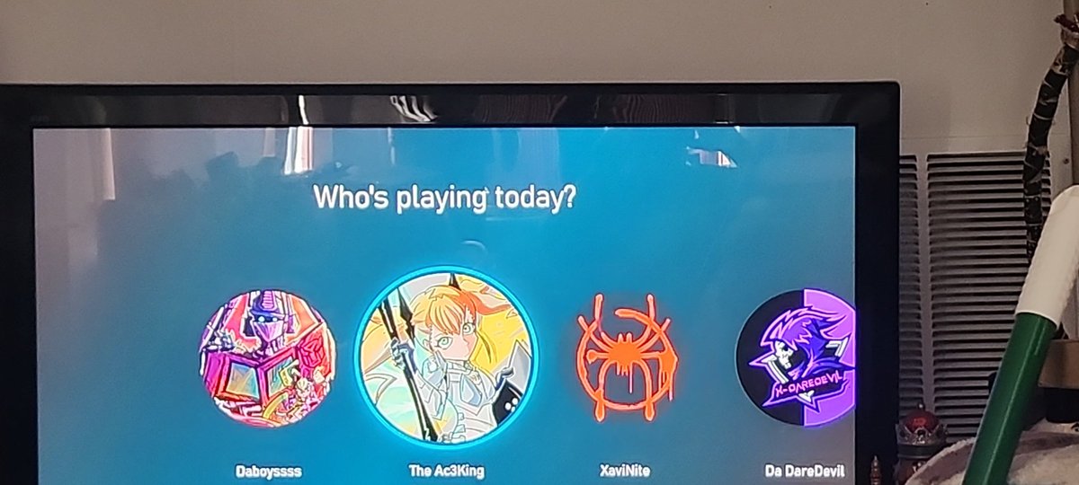 This is a peak menu. Both <a href="/Kury_Chan/">✨️🖤Kury_Chan🖤✨️</a> and <a href="/sp00ky_d00dles/">Spooks👻🆖</a> pfps on my xbox accounts.