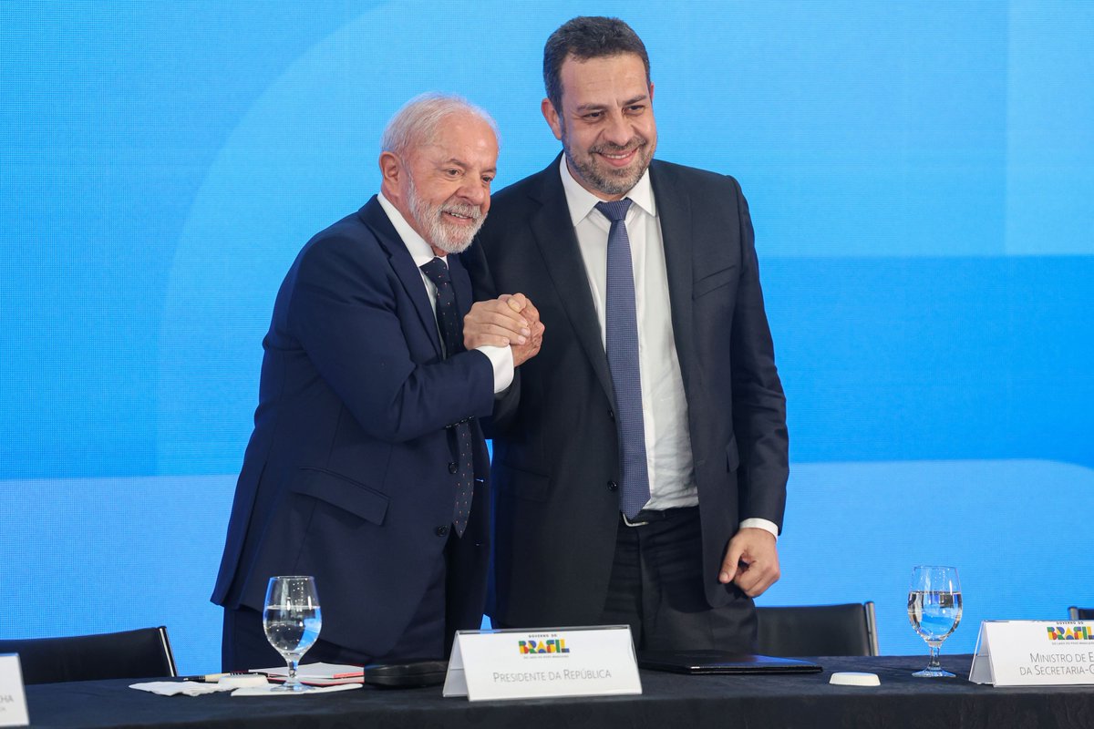 Boulos sai em defesa do desfile eleitoreiro de Lula oantagonista.com.br/brasil/boulos-….