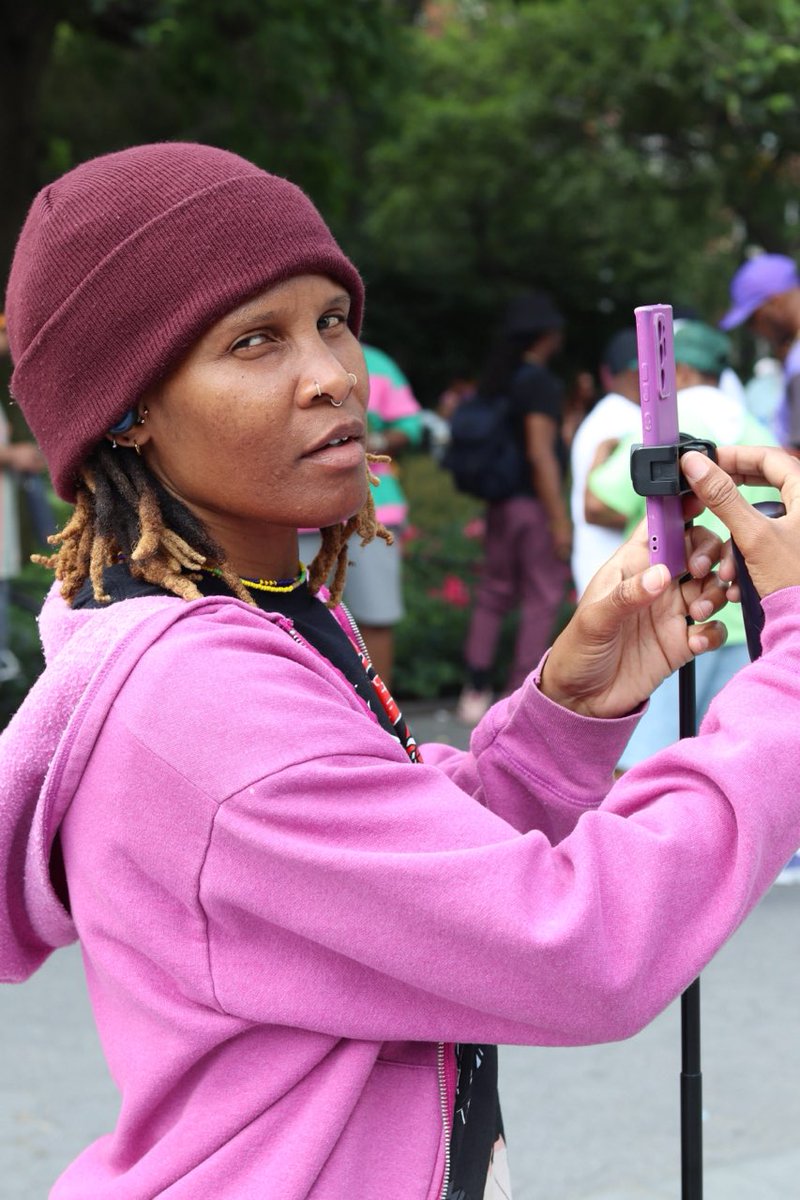 ROLLAsMusicc's tweet image. What is it really called when your Manager seems to always FIND something to BITCH at you about when NO ONE else says nothing like HIGHER RANKS above the BITCHING Manager?? 😒🤨🤔 #JobPolicy