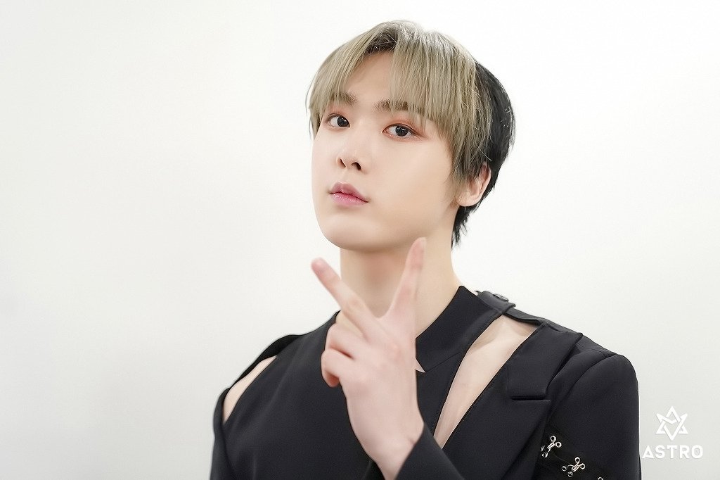 See you in my dreamland.💜🐥💜 #윤산하 #YOONSANHA #ASTRO