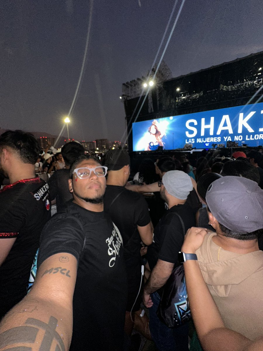 franllej's tweet photo. @CentralShakira @coronabrasil Uma vida inteira seguindo Shakira, mereço estar na primeira fila dançando graças ao corona   #CoronaThisIsRio https://t.co/0b5gKY3ZAv