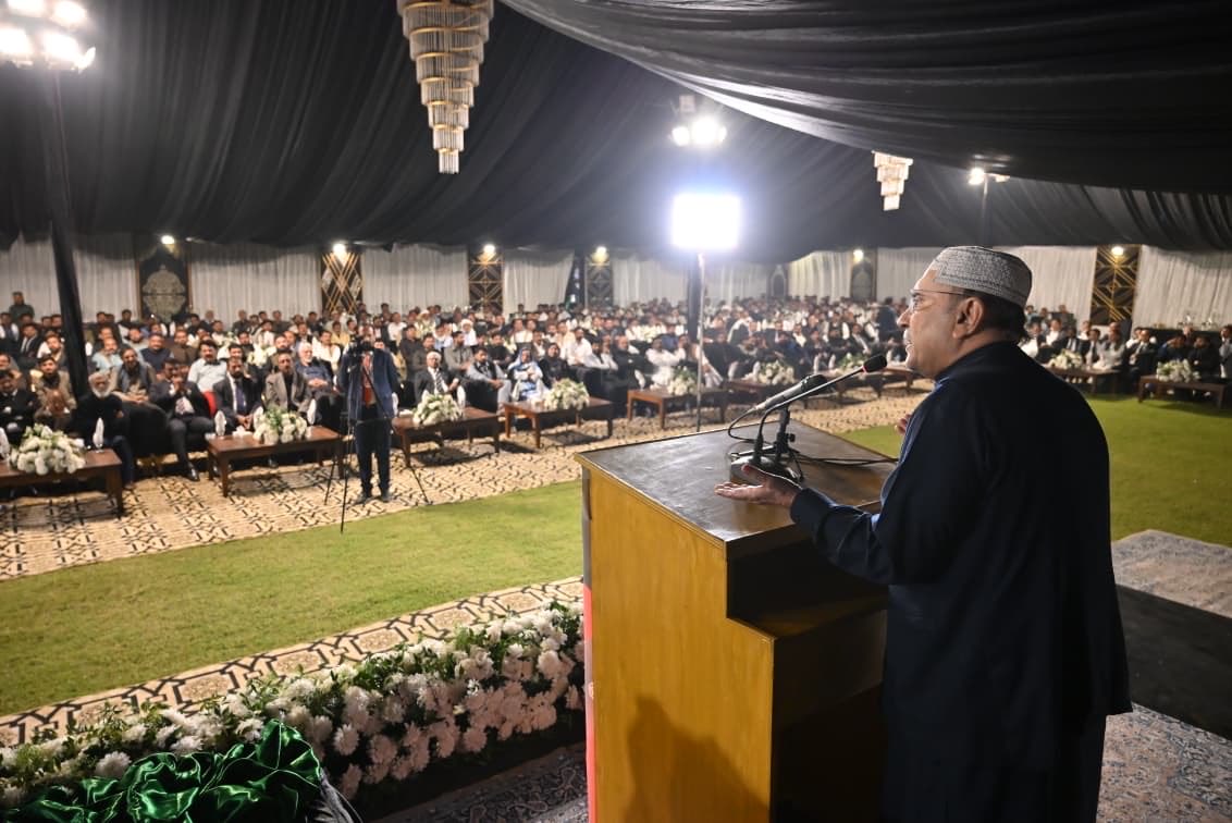 Addressing a public gathering in Vehari, President Zardari said Pakistan’s future depends on empowering farmers, ensuring water security &amp; adopting modern agricultural practices, while stressing policy continuity, women’s empowerment &amp; political cooperation for lasting stability.