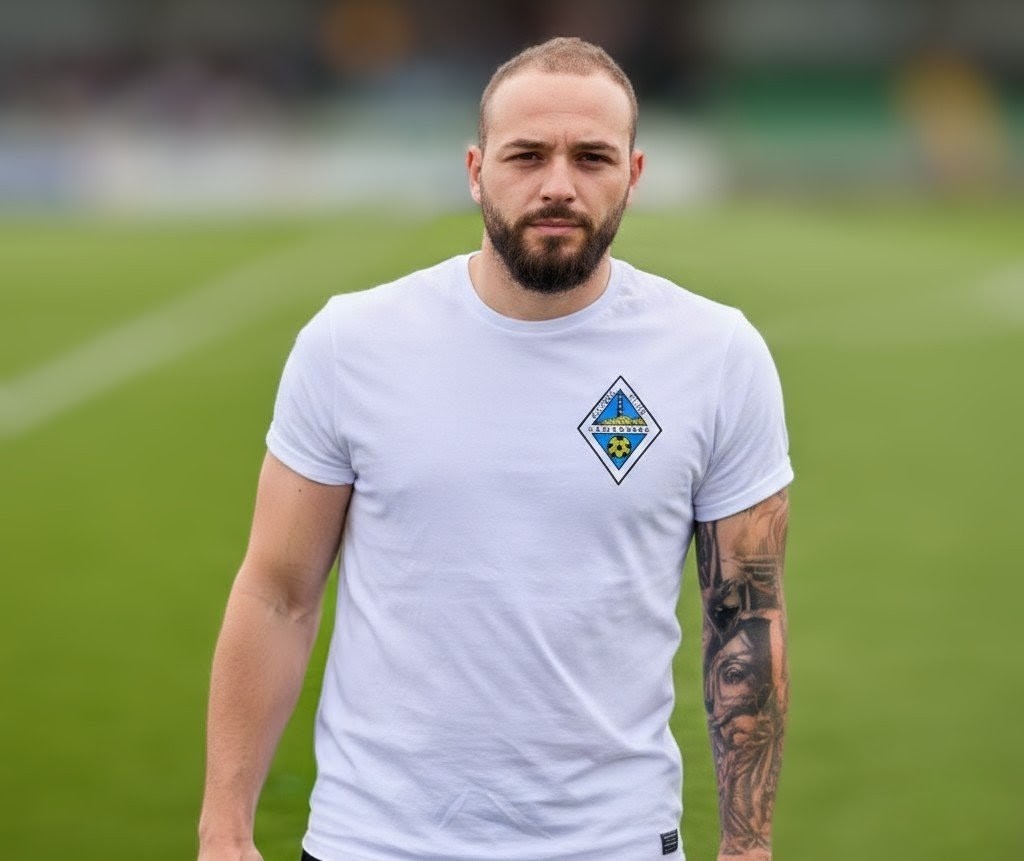 camarinas_fc's tweet image. 📣FICHAXE📣

Pouca presentación precisa un xogador ben coñecido no Concello e na comarca, con extensa traxectoria pese a súa xuventude e que agora vén vestir de azul para axudar ao equipo. 💪

Brais Tajes, "Chipi" para o común dos mortais, xa é #UnDeNós‼️🙌

Benvido! 💙