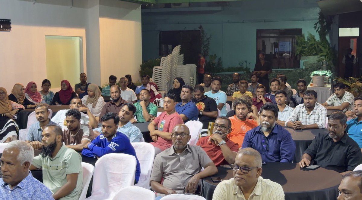 MoCLPmv's tweet photo. ކްލަބް އެމް.ސީ.އެލް.ޕީން އިންތިޒާމުކޮށްގެން 1447 ވަނަ އަހަރުގެ ރަމަޟާންމަހަށް މަރުޙަބާ ކިޔުމަށް ބޭއްވި މާހެފުން. މިނިސްޓްރީގެ މުވައްޒަފުންނަށް ބޭއްވި މި މާހެފުން ޝަރަފުވެރިކޮށްދެއްވީ މިނިސްޓަރ އާދަމް ޝަރީފު ޢުމަރު. https://t.co/gc9AZxJYHb