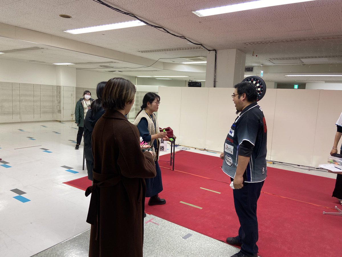 dartsheavy's tweet photo. フジグラン岩国のダーツイベントでは、プロの方々が本当に神対応でした。

その人に一人一人に寄り添った優しい指導や対応力、本当に素晴らしかったです🌸

#長谷川雄亮プロ
#安井君仁プロ
#森脇ゆう子プロ
#大田大介プロ
#吉岡裕也プロ https://t.co/wcjKHemsTA