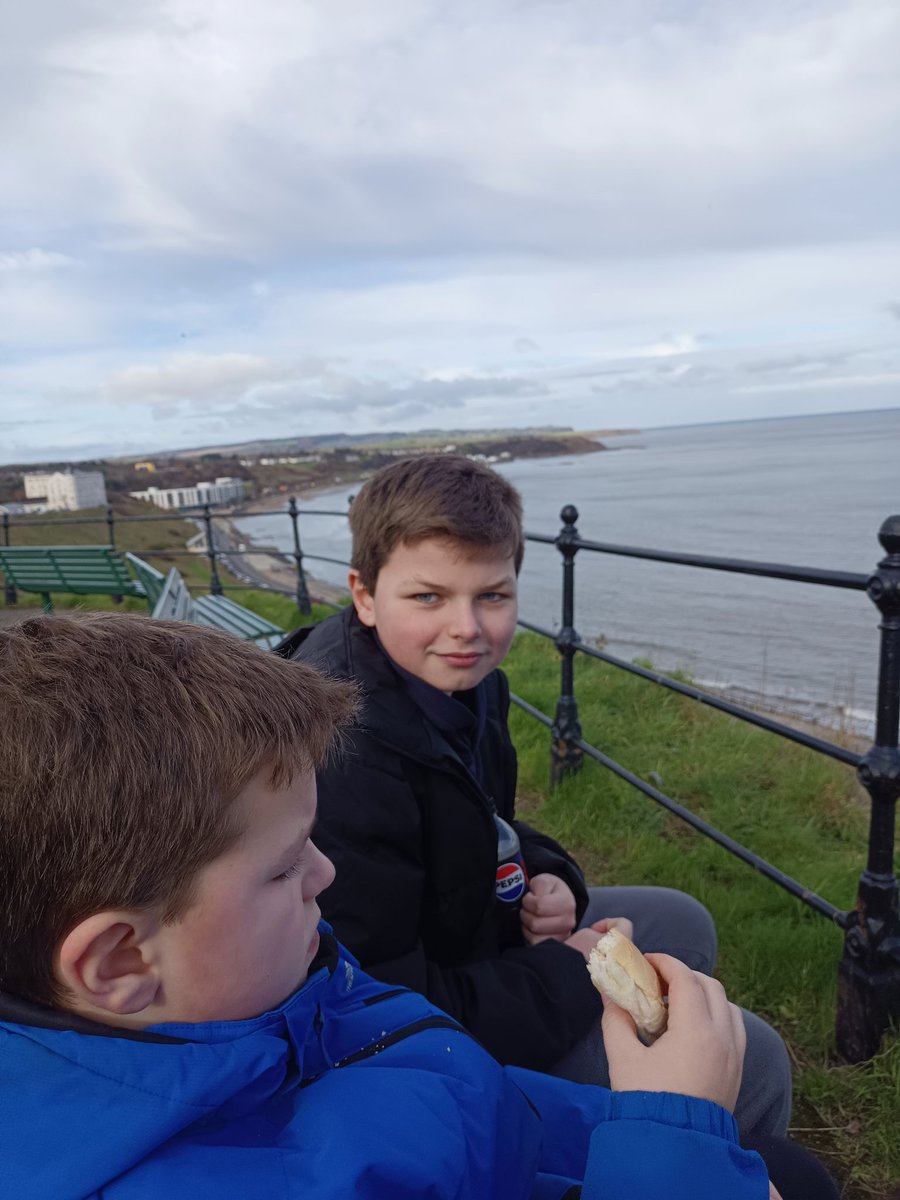 leon teasdale tweet media