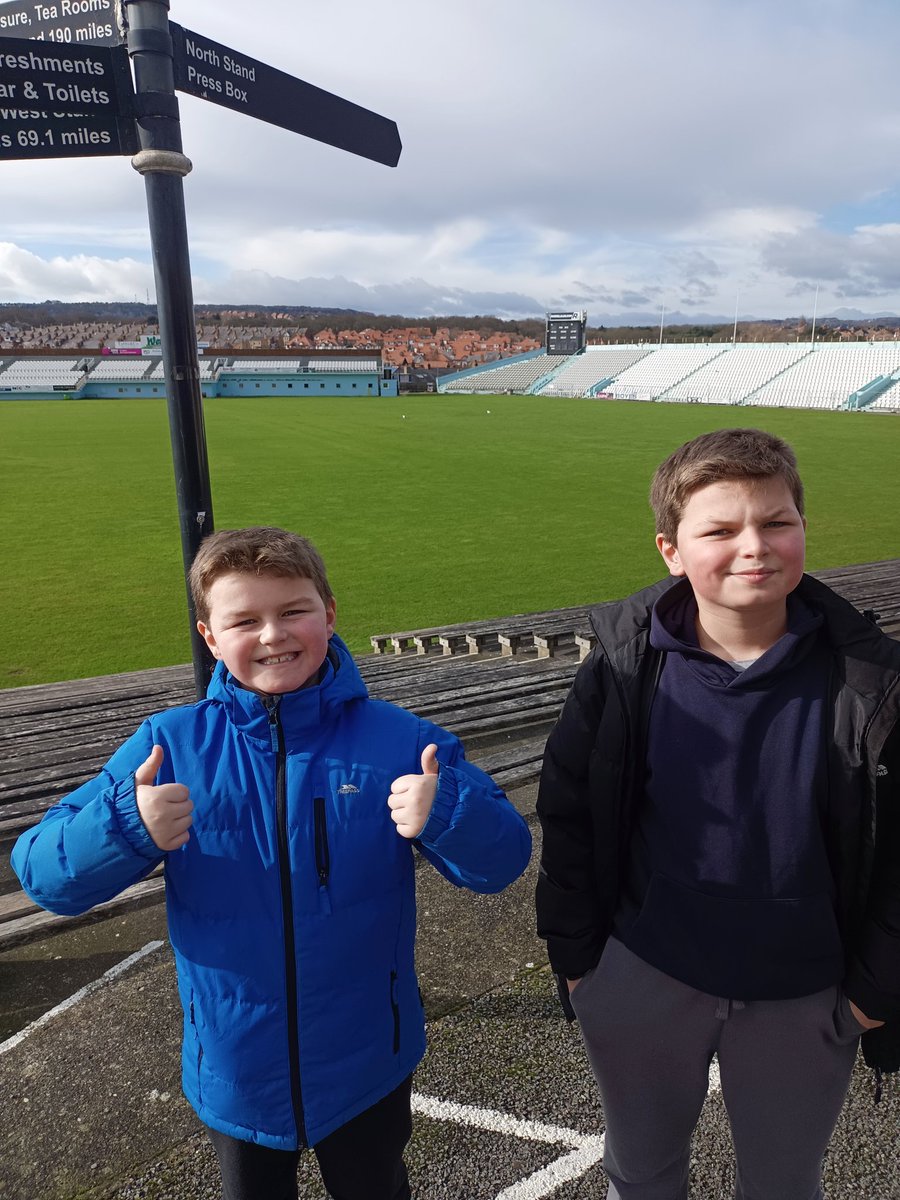 leon teasdale tweet media