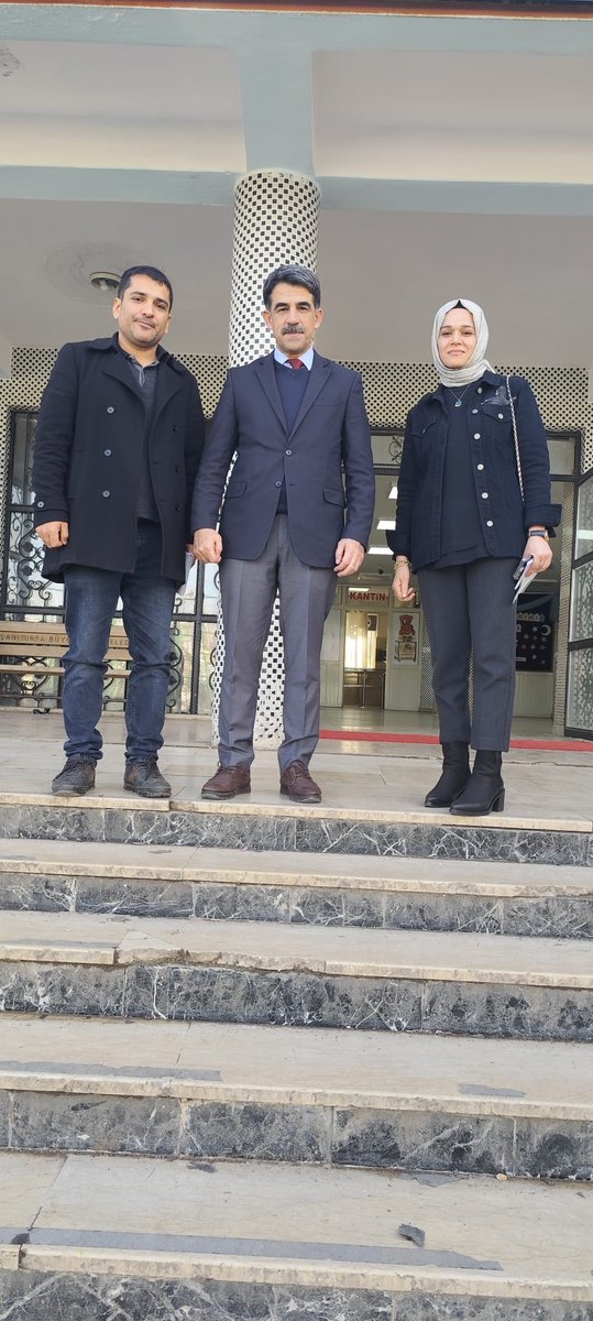 RihaZiman's tweet photo. Îro li ser navê Komîsyona Zimên a Baroya Rihayê, endamê me Prz. Nurullah Küçükoğlu di derbarê dersên bijarte yên Kurdî de serdana Midûrîyeta Dibistana Navîn a Turk Telekomê ya Rihayê kir. Spas ji bo pêşwazîya Brêz Salih Bayhan(Midûr) û Brêz Yasemin Tetik(Mamoste)... https://t.co/vpVvEWYiUX