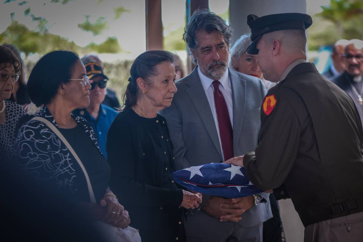 notiseiswipr's tweet photo. [🕊️ LUTO] Gobernadora decreta dos días de duelo en honor al General Félix A. Santoni

La gobernadora decretó el martes 17 y miércoles 18 de febrero de este año como días de duelo en honor a la vida del General de División (Ret.) Félix A. Santoni.

>>> https://t.co/orWgyVtTxj https://t.co/nBTMUekfOz
