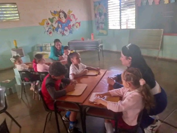 Continúa el proceso educativo en #EducaciónAmancio. Hoy visitamos la institución educativa: Ramón López Peña de la comunidad rural de La Estrella.