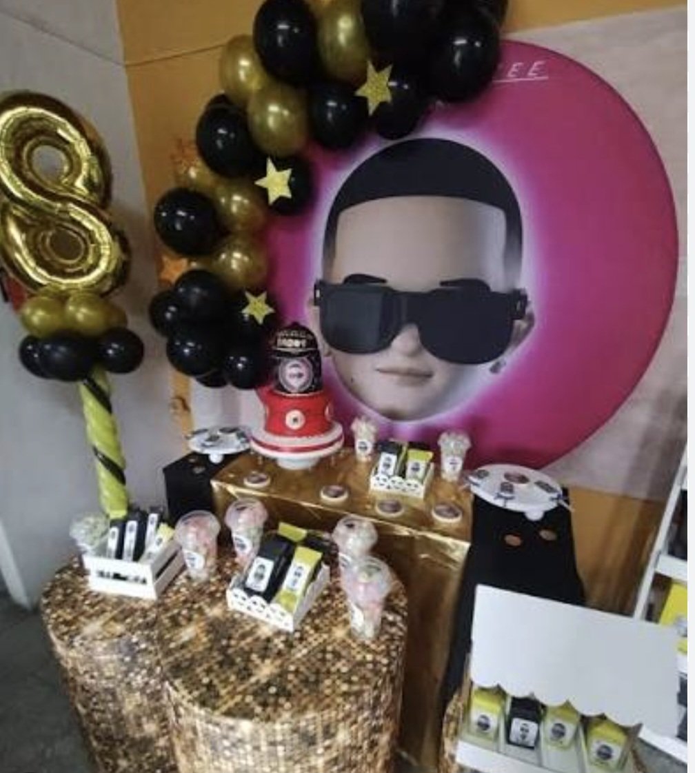 <a href="/GinnyJayna_FCMx/">GinJay México Oficial</a> Con tematica de Daddy Yankee y para que baile la gasolina

HAPPY ANGELINA DAY
#HappyShining20THWithJayna

#จินเจ #aangelinaass #GinJay