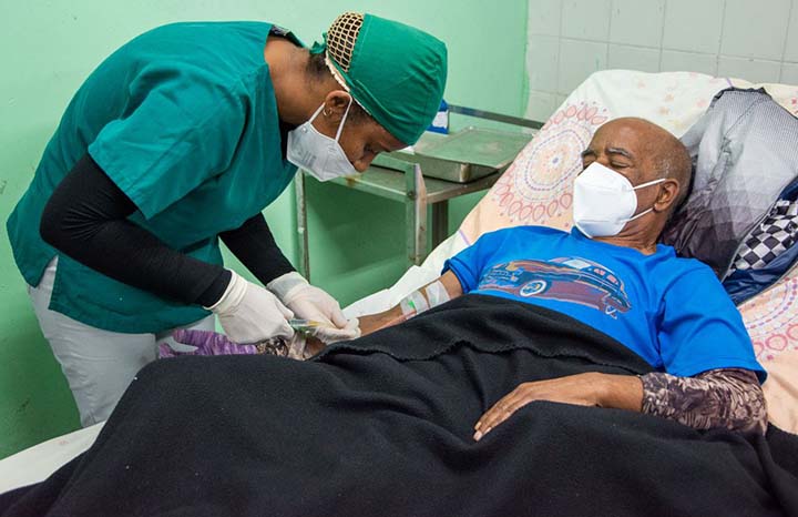 ⚕️Hace 35 años que Yudeisy Frontela recibe hemodiálisis en <a href="/AbelHospital/">Hospital Abel Santamaría Cuadrado</a>, Pinar del Río. 
🏥Un servicio vital, que no se ha interrumpido a pesar de la crisis energética en Cuba y el recrdecido bloqueo🇺🇸.

Más👉 acn.cu/salud/pinar-de…

 #CubaPorLaVida 

 ℹ️📸<a href="/ACN_Cuba/">Agencia Cubana de Noticias</a>