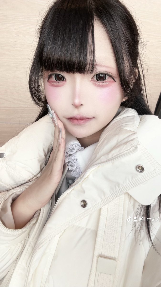 qweasdnmnm's tweet photo. 要是我跳樓時也能這麼美就好了 https://t.co/Aif7qE8UmO