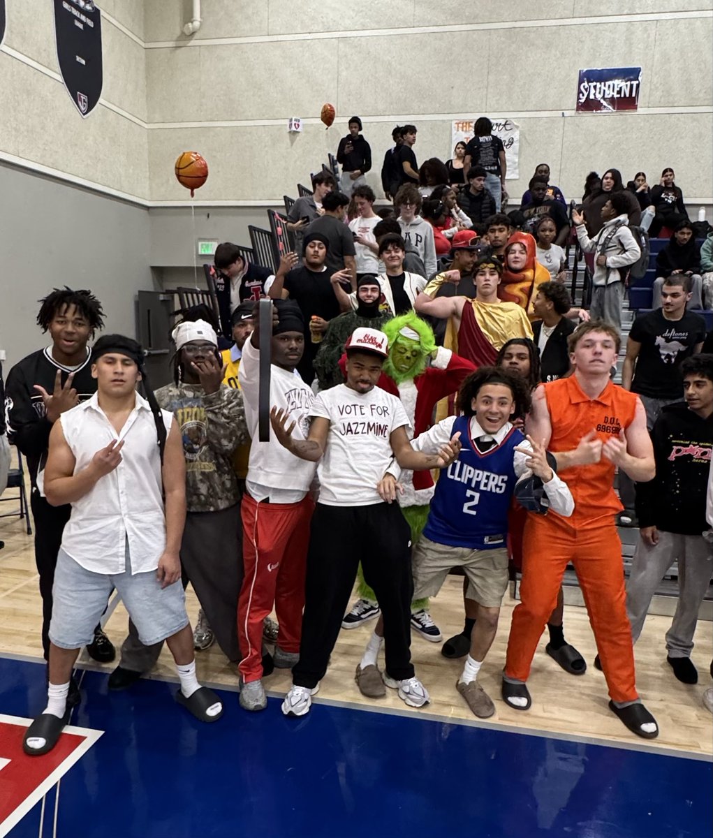 JGH_boysbball's tweet photo. Round 1 complete βοΈ Hard fought victory over the Mustangs with the help of our Fans! ππ£οΈ Preparing for Round 2 π Letβs bring even more energy tomorrow as we take on South in the quarterfinals! ποΈ 2/17 π 6 pm. See you thereβΌοΈ π
#Phase3 #roadtoselland #guardianstrong https://t.co/kGuh4B8E8b