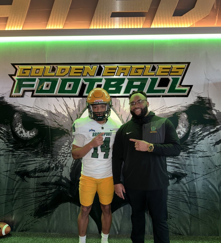 StormMccrea14's tweet photo. I had a great visit @BPort_Football thank you @Coach_BWiLL21 for having me today @CmdPanther1 https://t.co/X51xjm4Mfl