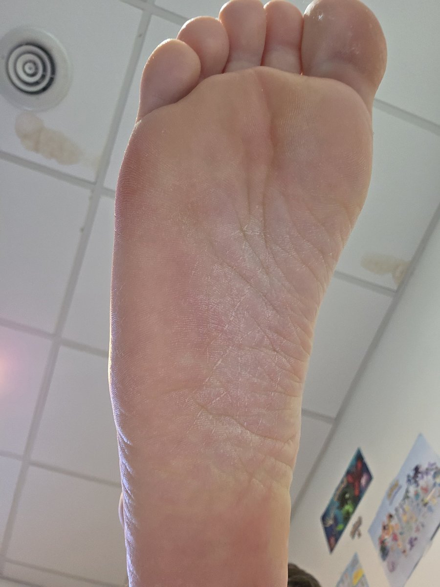 twink_foot's tweet photo. Who wants to get crushed under my giant foot? #malefeet #gay #macrophilia #macrogay https://t.co/LIgQyK4jym