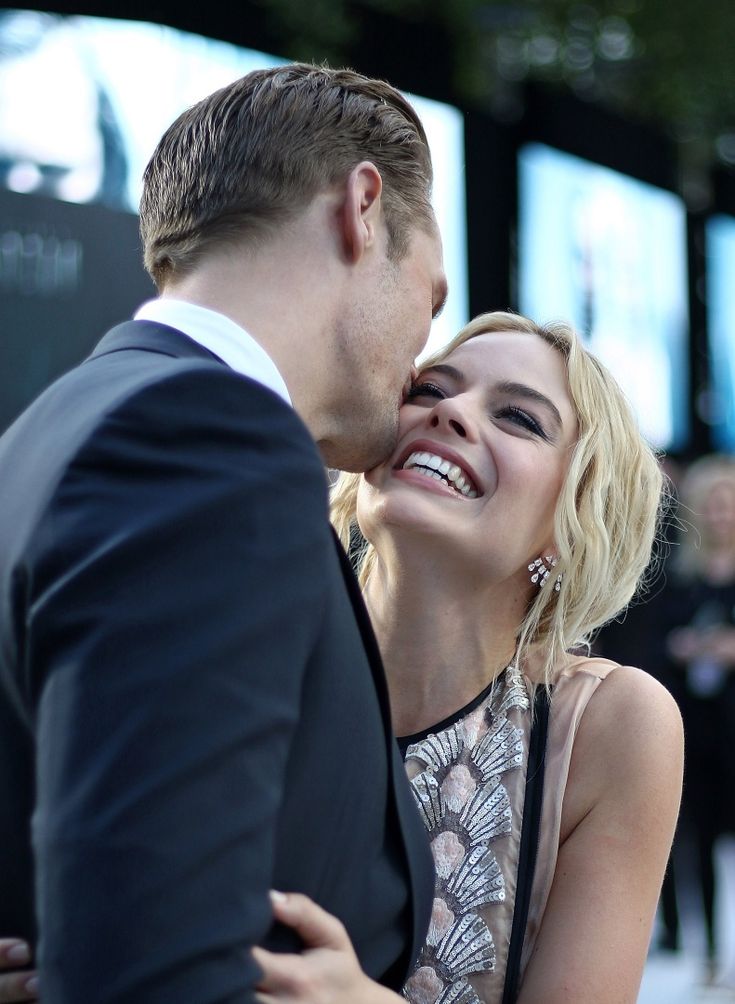 ⚘️ L u n e s ✨️

 Tenemos cita. 👀🩷