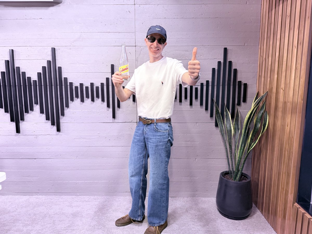 Me tomé ya 3 botellas de soda Estambul porque es riquísima y en envase de vidrio legal. Hoy desde FM 100