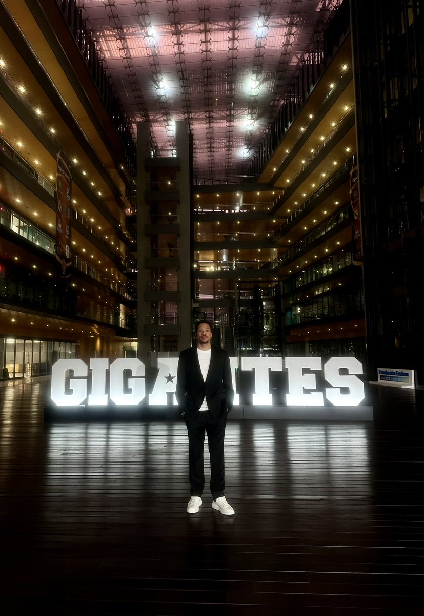 Hay <a href="/GIGANTESbasket/">Gigantes del Basket</a> entre nosotros. Y <a href="/MelwinPantzar/">melwinw</a> es uno de ellos. Premio Gigantes a la mayor progresión 😎