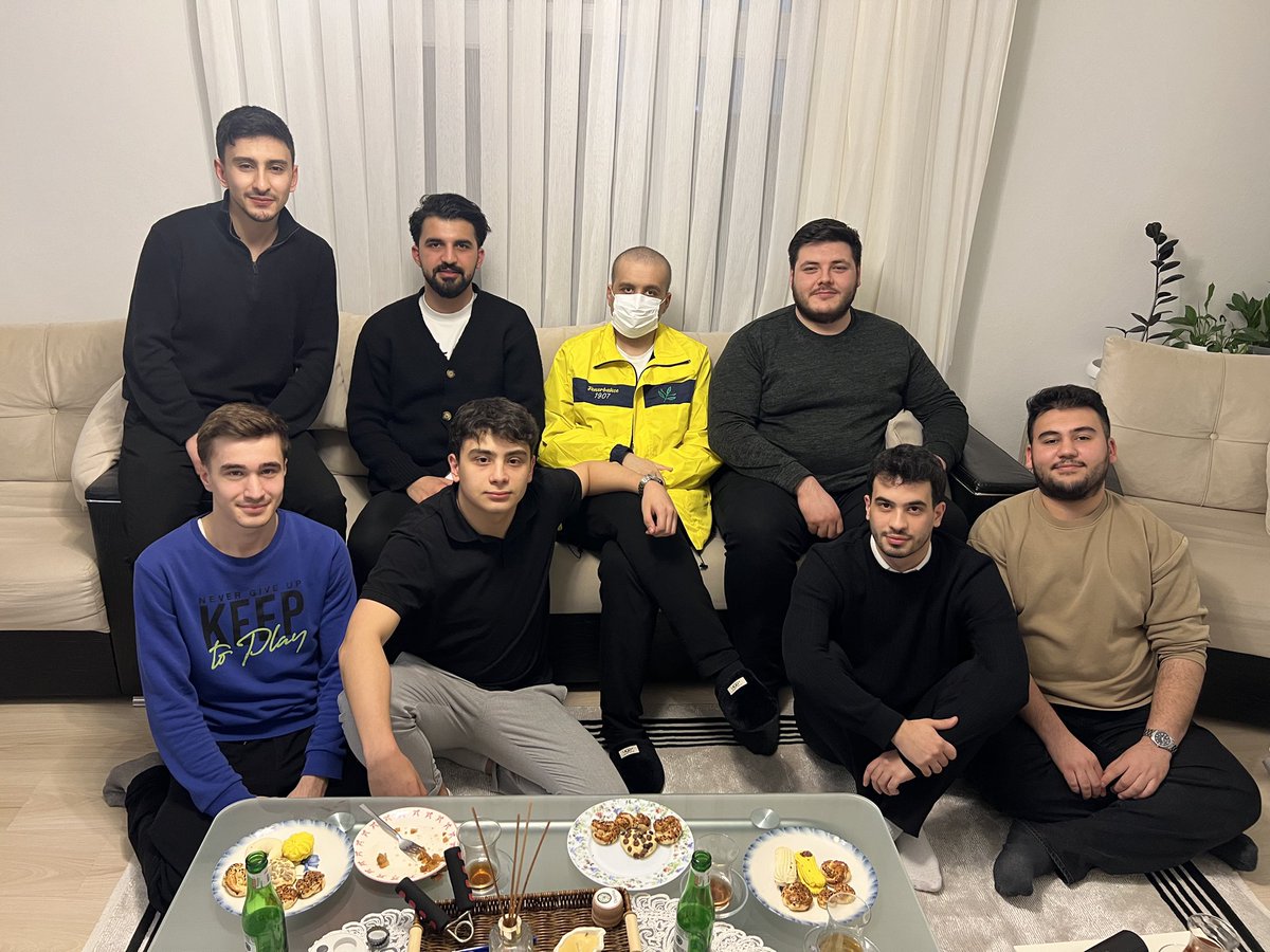 fsmvuUNIGFB's tweet photo. BİZ YIKILMAYIZ!

Uzun süredir tedavi sürecinde olan canımız, kardeşimiz Emirhan Altu’yu evinde ziyaret ettik. Tedavisinin büyük bölümünü başarıyla geride bırakan kardeşimize Allah’tan acil şifalar diliyor, en kısa sürede sağlığına tamamen kavuşmasını temenni ediyoruz. #UNIGFB https://t.co/wP5XBJPDoL