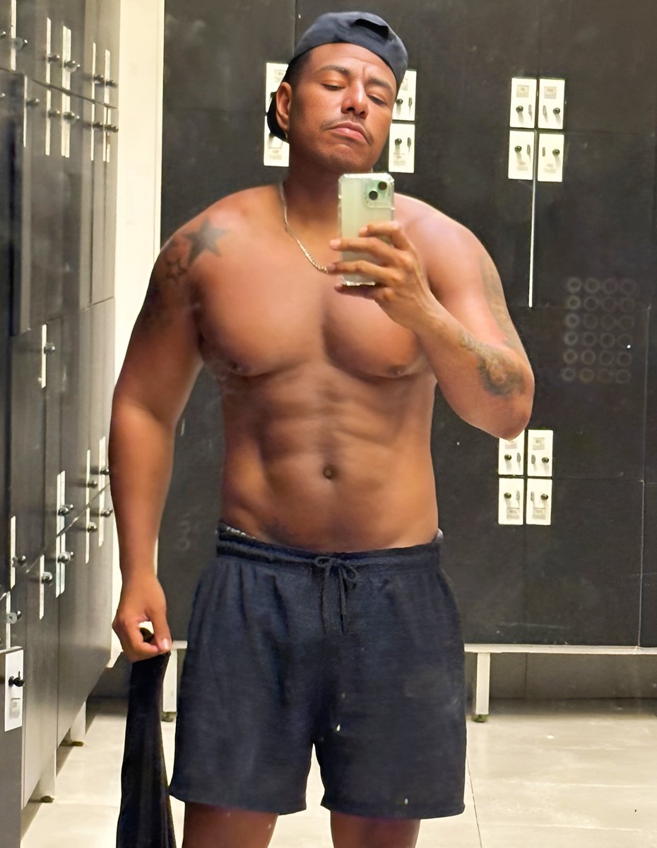 🎬🔞🎥𝕆𝔽ℂ𝕄𝕄𝕆ℝ𝔼ℕ𝕆 🔥 tweet media