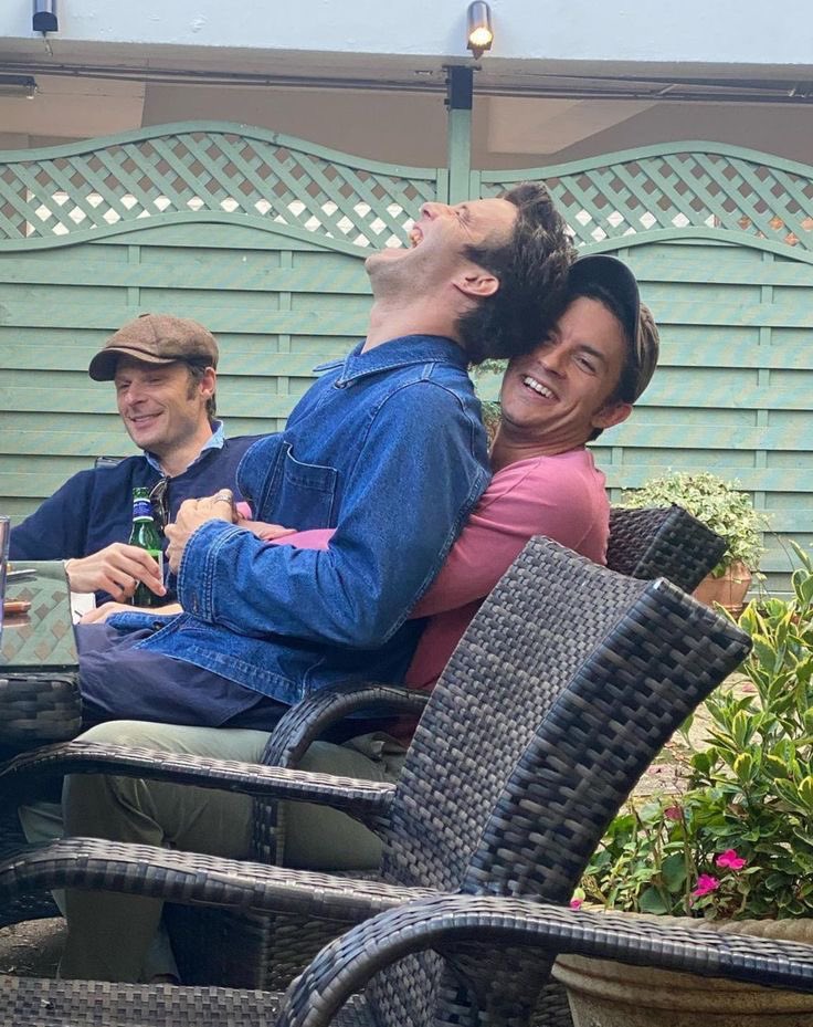 badpostjbailey's tweet photo. they don’t know the concept of personal space https://t.co/08KSCMfgxM