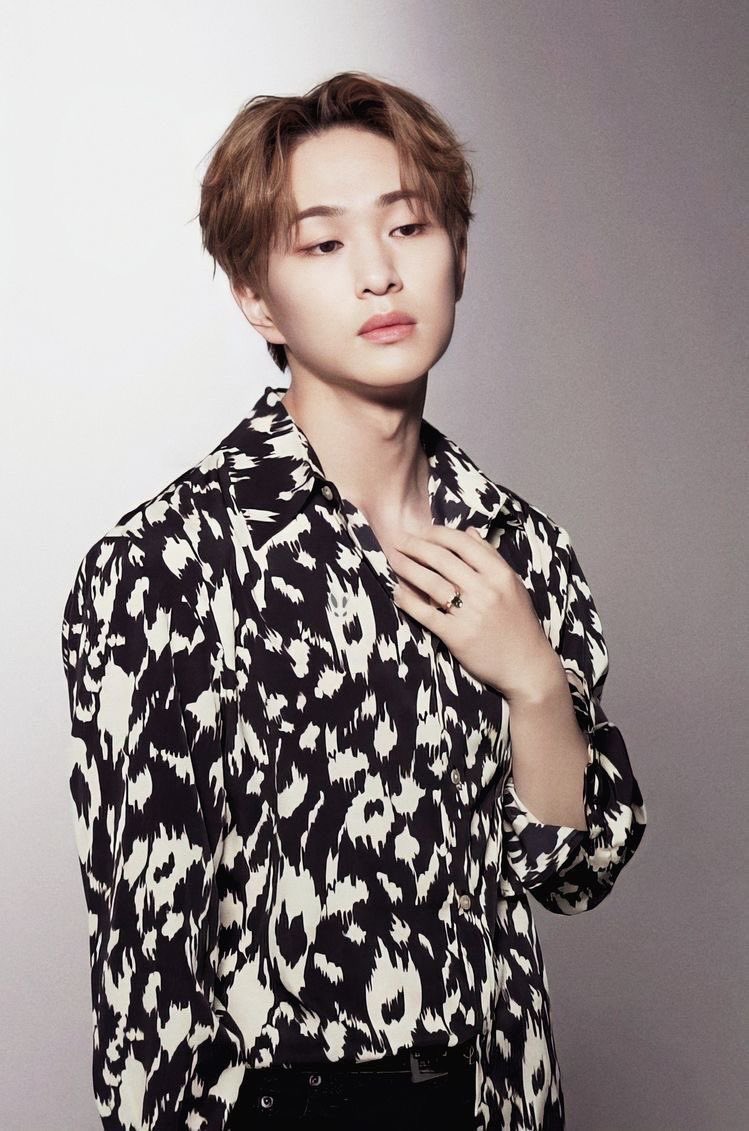 SHINee オニュ 온유 #ONEW #オニュ@SHINee @ONEW_GRIFFIN