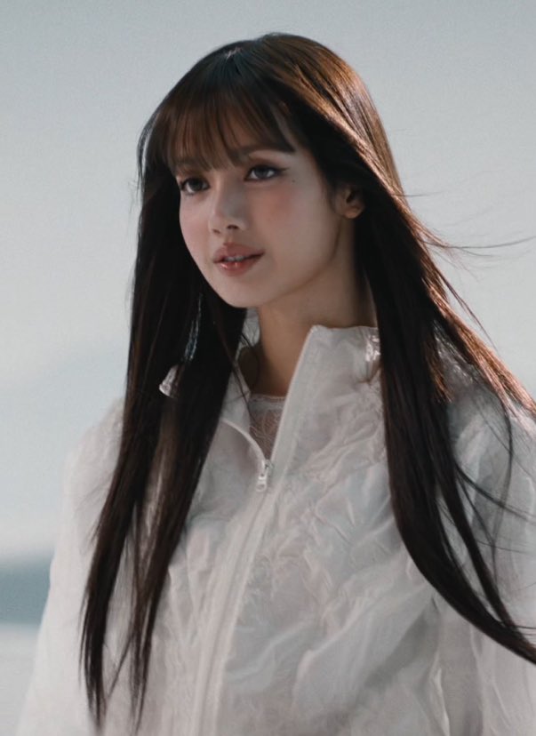 #LISA looks so beautiful and classy in new pics rocking her own KITH Women 2026 Collection! 💪👰‍♀️📸✨💫🌟🔥👑🤍 

LISA KITH GUEST DESIGNER #KithWomenDesignedByLISA 
#LISAxKITH 
<a href="/wearelloud/">LLOUD</a>