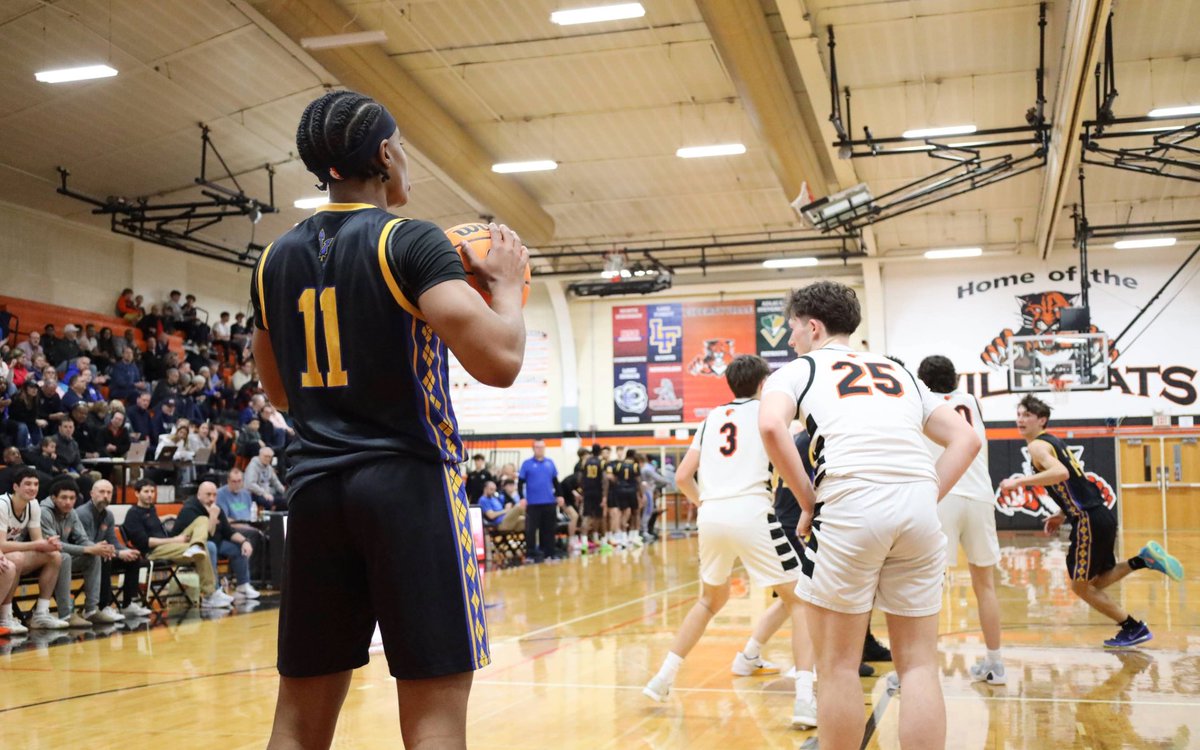 ColeSheeks's tweet image. I'm  covering @WTHS_BD_Bball against @DePaulPrepMBB this Thursday for the @dailyherald. Should be a fun one.

I've seen Warren a few times already. I'm eager to see how they stack up against DePaul.

Read my Warren vs Libertyville story from last week:

dailyherald.com/20260213/boys-…