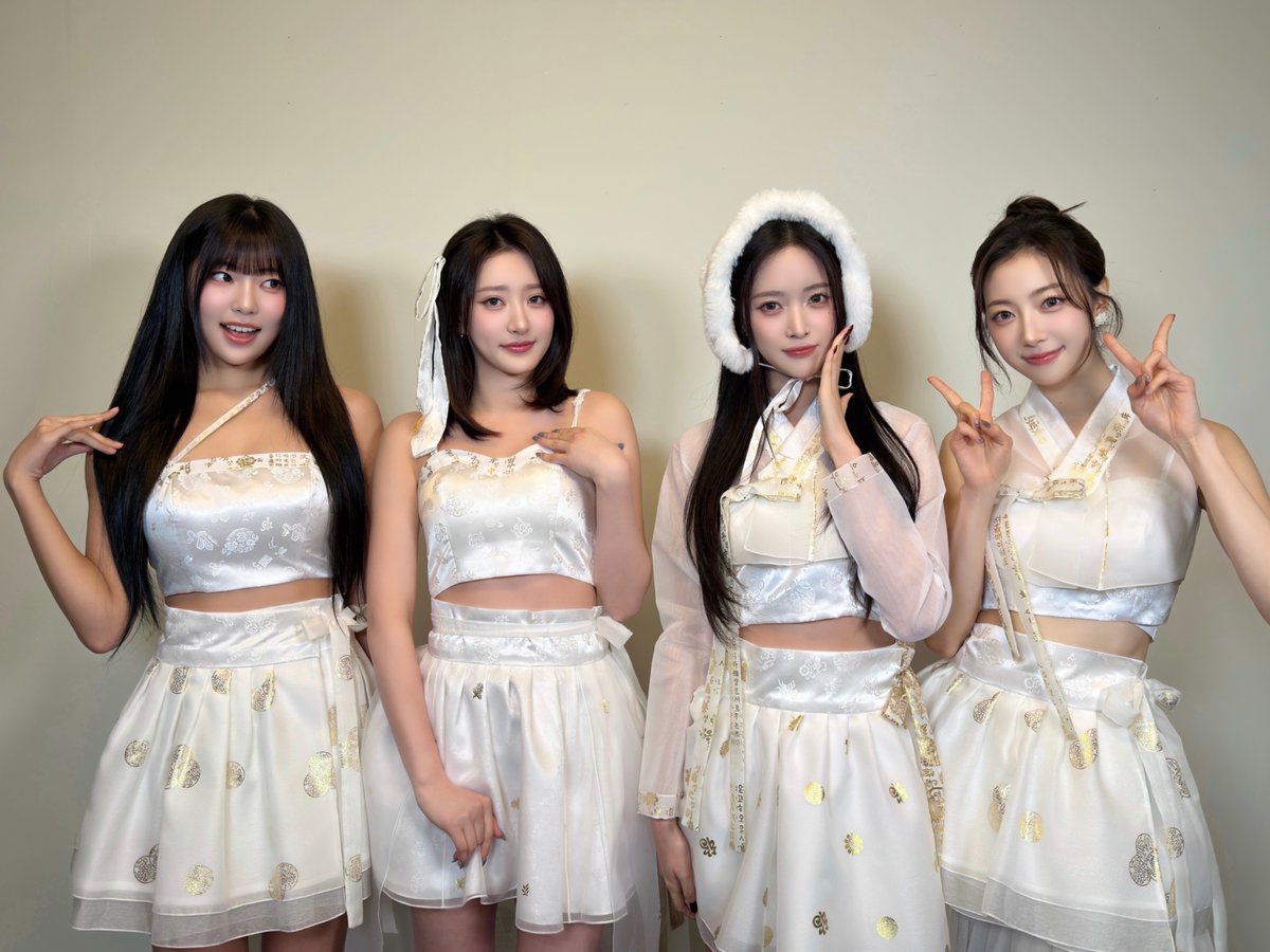 [📷] 설날 짱이키 등장 *⸜( •ᴗ• )⸝*
하이키와 함께 사랑 가득한 설날 보내세요💗

◠◠◠◠◠◠◠୨♡୧◠◠◠◠◠◠◠
    설날의 짱이키 🙇🏻‍♀️🧧
◡◡◡◡◡◡◡୨♡୧◡◡◡◡◡◡◡

#H1KEY #하이키 #ハイキー
#GORUN