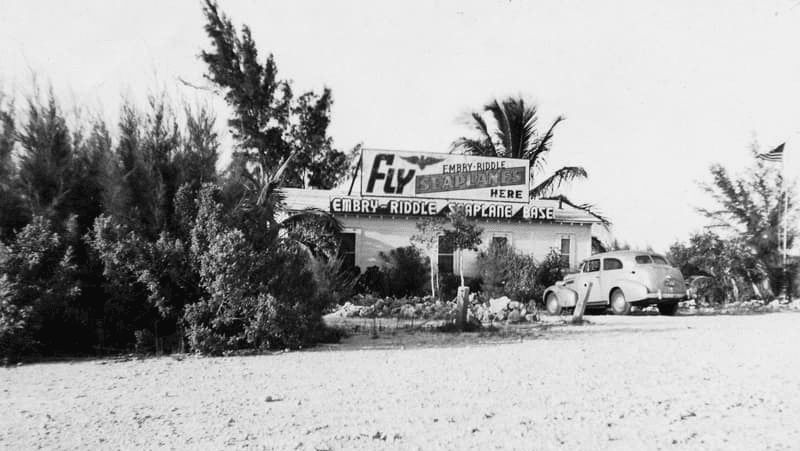 ERAU_Alumni's tweet image. Did you know that U.S. President John F. Kennedy learned to fly at an Embry‑Riddle seaplane base in Miami during World War II? The training took place over 10 days in 1944. Another unique piece of Embry-Riddle's 100-year history! 🦅 

#GoERAU #ERAU100 #PresidentsDay