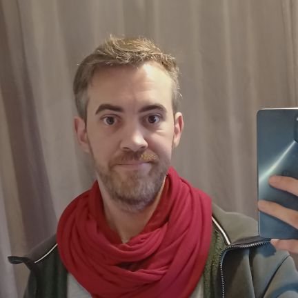 Toujours le même phénotype de fdp et le corps de lâches en carence de fer et de vitamines. Immonde pourriture bolchevique.