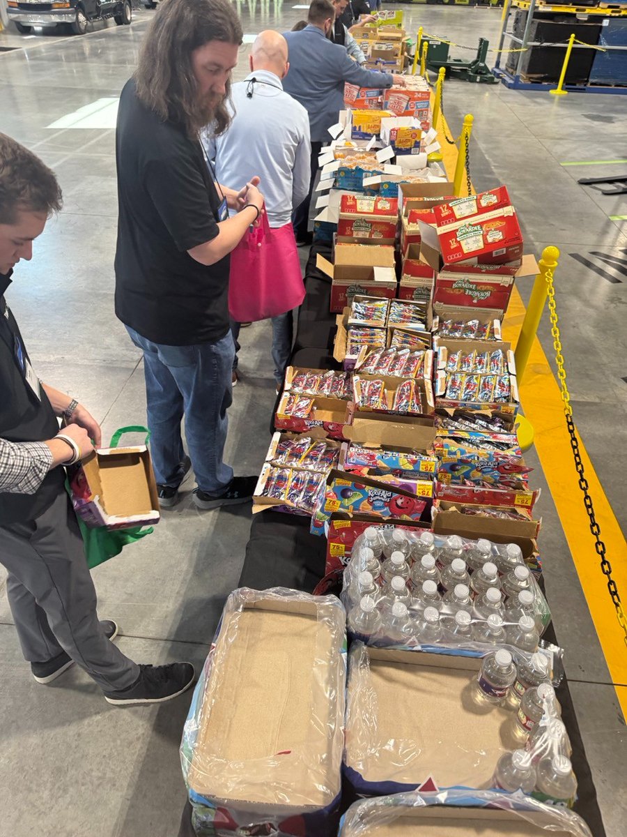 Everything’s bigger in Texas, including the opportunities to streamline. 🤠🛠️

We spent last week at MHEDA in the trenches with the best in material handling. We’re back and ready to turn those conversations into real-world results.

From the floor to the field. ⚙️
#TeamTinnacity