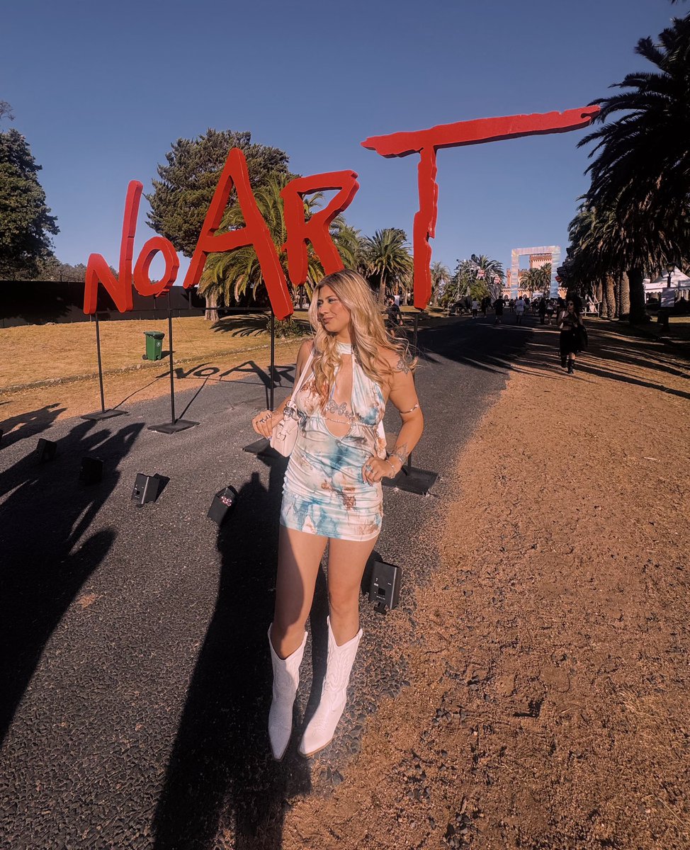 trini20garcia03's tweet photo. 🦋 https://t.co/JIhKNFYtoa