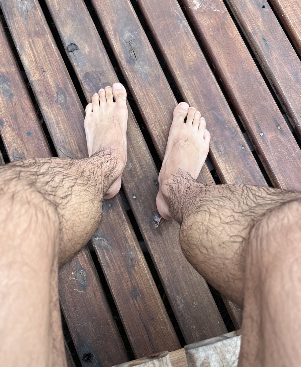 hey maricona, bow down to the king🤴🏻i’m fckn massive fr and you are obsessed with the size difference😈 worship This Superior Hairy Alpha🐺