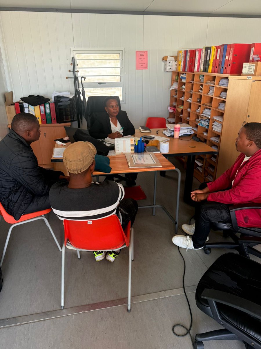 EFFGautengProv's tweet photo. 🚨EFF At Work🚨
EFF Gauteng PCT Member and Councillor in the City of Tshwane, Fighter Godwin Ratikwane together with Fighters leading the #EFFBackToSchool program in Olivenhoutbosch Secondary School. This visit is to assess the state of and compile a report of the issues faced by the school, top of the list being placements, tools of trade and utilities.