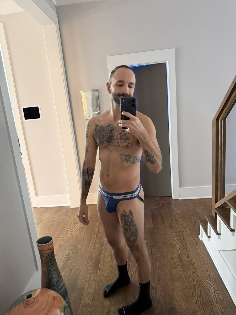 Daniel Cross tweet media