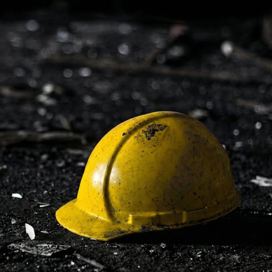 Zonguldak'ın Gelik beldesindeki özel bir kömür madeni ocağında meydana gelen göçüğe ilişkin gelen haberleri teessürle öğrendim. 

Hayatını kaybeden madencilerimize Allah’tan rahmet, kederli ailelerine ve yakınlarına sabır ve başsağlığı diliyorum. 

Yaralı olarak kurtarılan