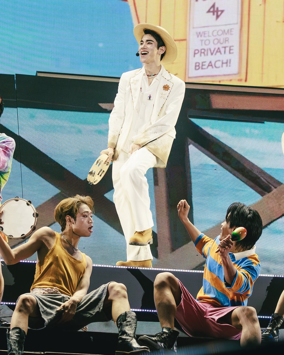 OP's review after watching GeminiFourth's performances for 3 days 🥹🩷

#GeminiFourth #เจมีไนน์โฟร์ท
#Gemini_NT #FourthNattawat 

"They are truly deserving of the Brand Ambassador (BA) title at Impact Arena (this is my own appointment). Now I understand why everyone says their