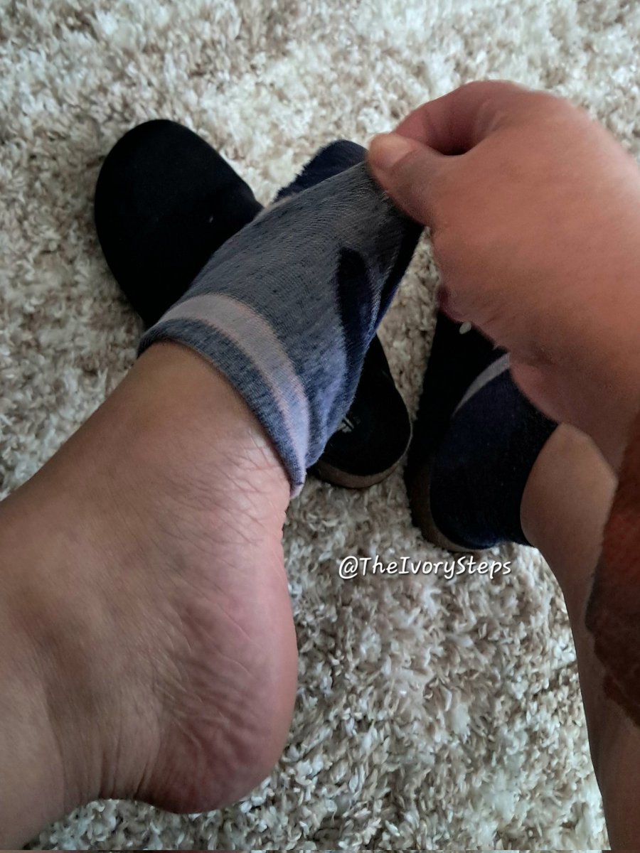 TheIvorySteps's tweet photo. Who doesn't love some colorful socks. 👣 https://t.co/GlWF8F10rY